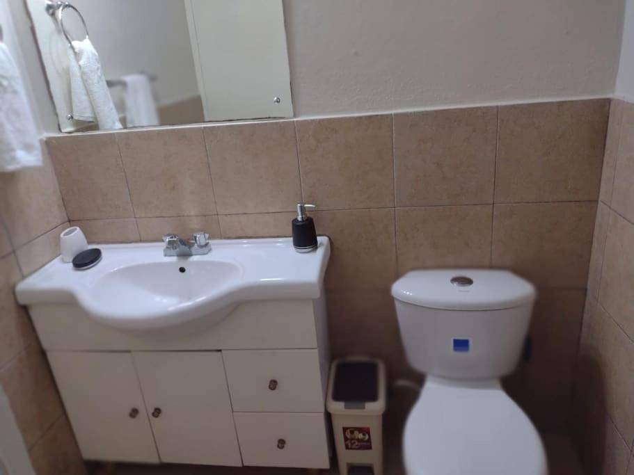 Club Caribbean Apartments ランアウェイ・ベイ エクステリア 写真